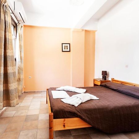 One Bedroom Apartment With Kitchenette# 12 A Raches  Dış mekan fotoğraf