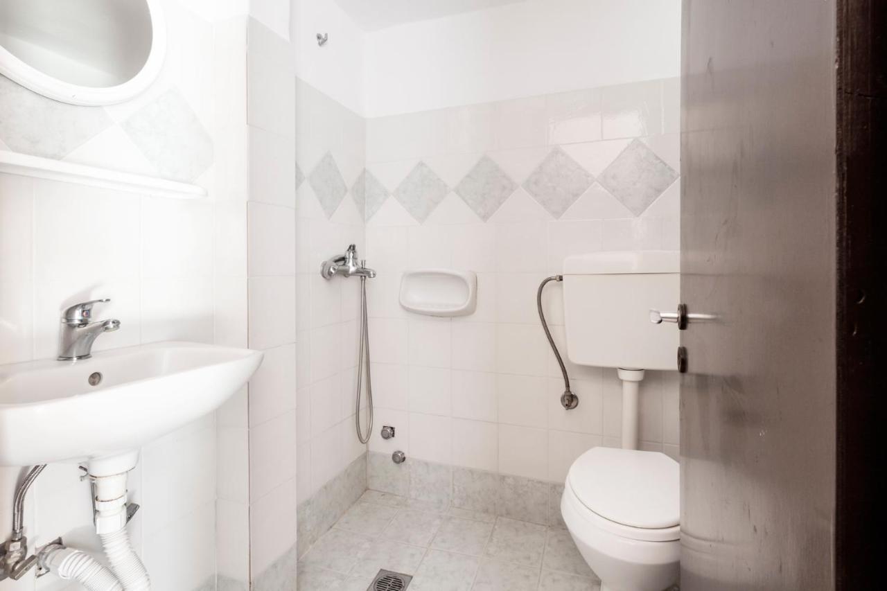 One Bedroom Apartment With Kitchenette# 12 A Raches  Dış mekan fotoğraf